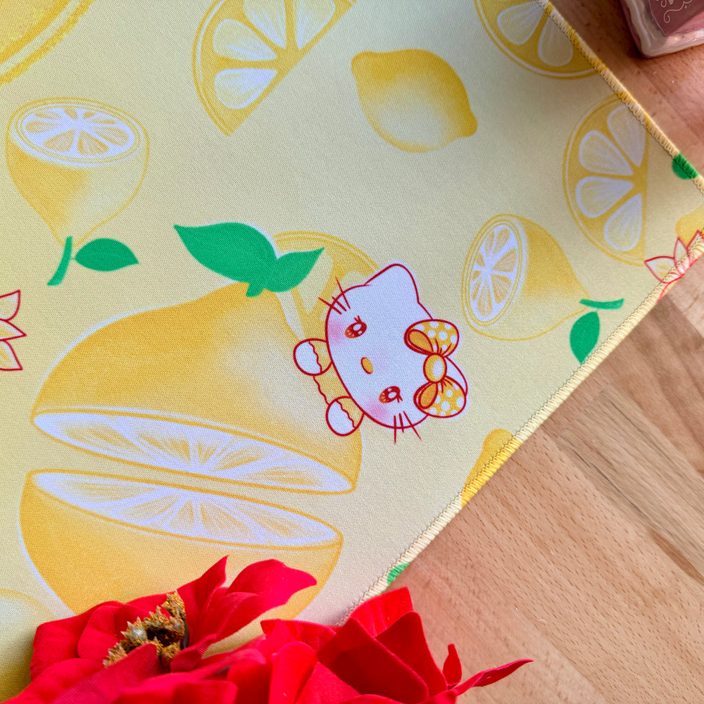
                  
                    HELLO KITTY LEMON CAKE  DESK PADS
                  
                