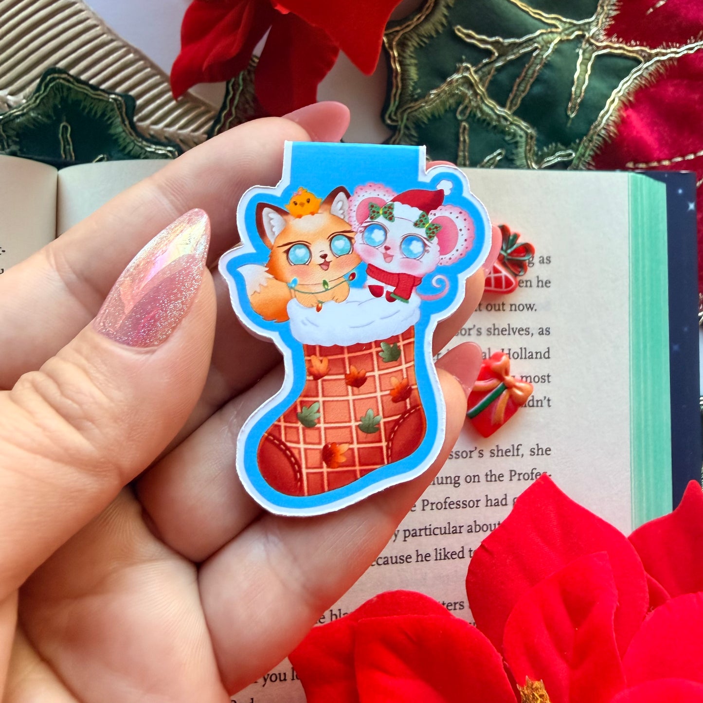 GINGER AND COTTON PUFF STOCKING  MAGNETIC BOOKMARK